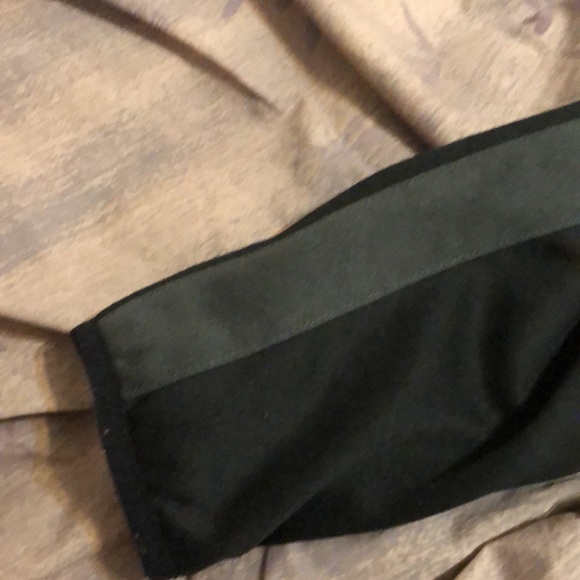 Boys Nautica brand fleece. ZIP front. Size 10/12. Black with gray sleeve strip. - Picture 4 of 9